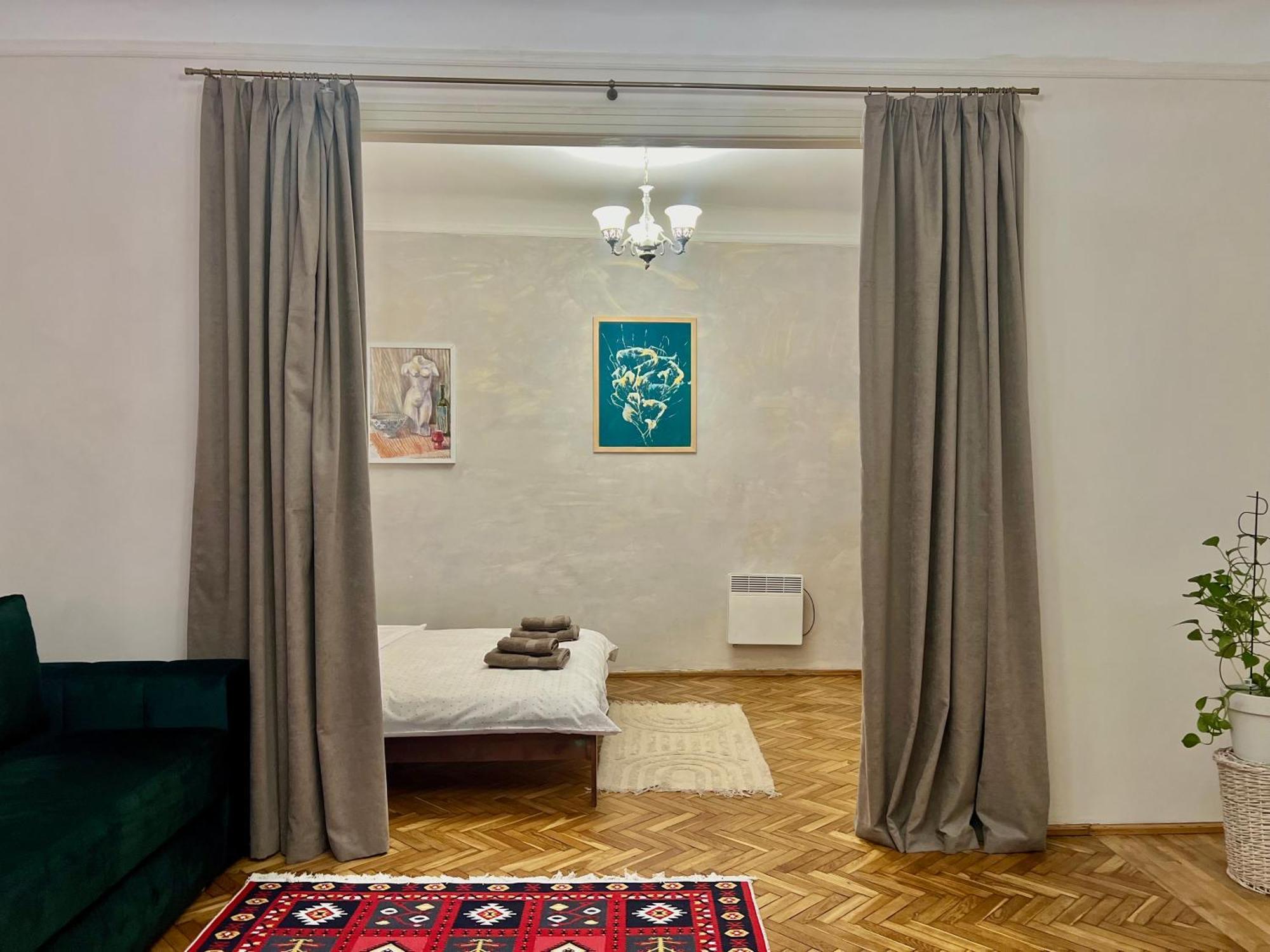 Art Apartment On Kylisha Str Leópolis Exterior foto